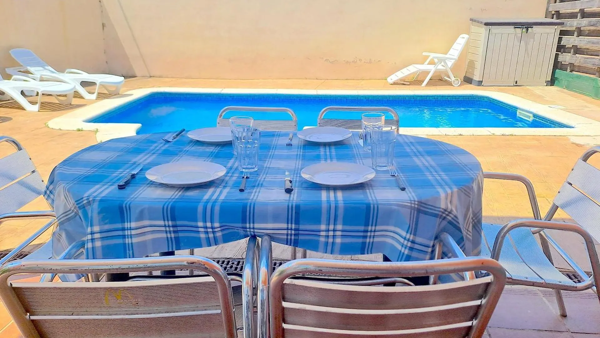 Villa Petunia Vilobi D'onyar Apartamento