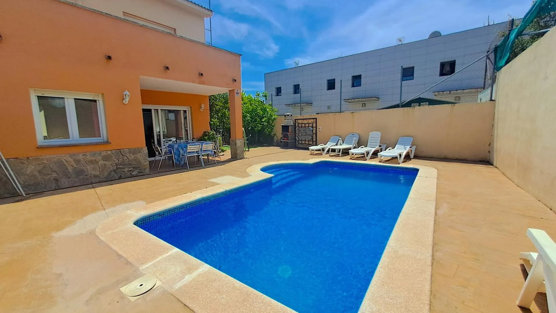 Villa Petunia Vilobi D'onyar
